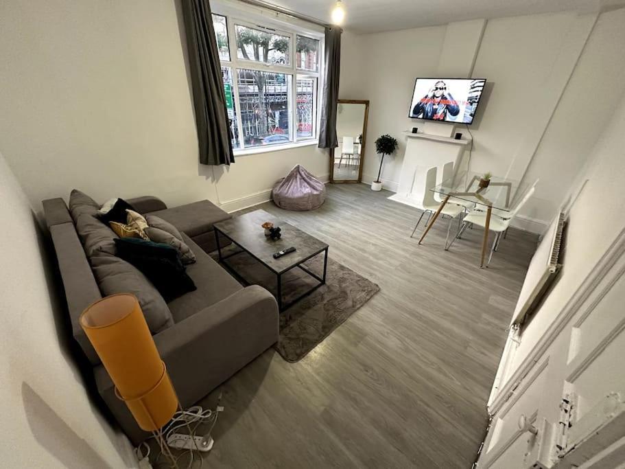 Spectacular 2 Bedroom On Tower Bridge London Exteriör bild
