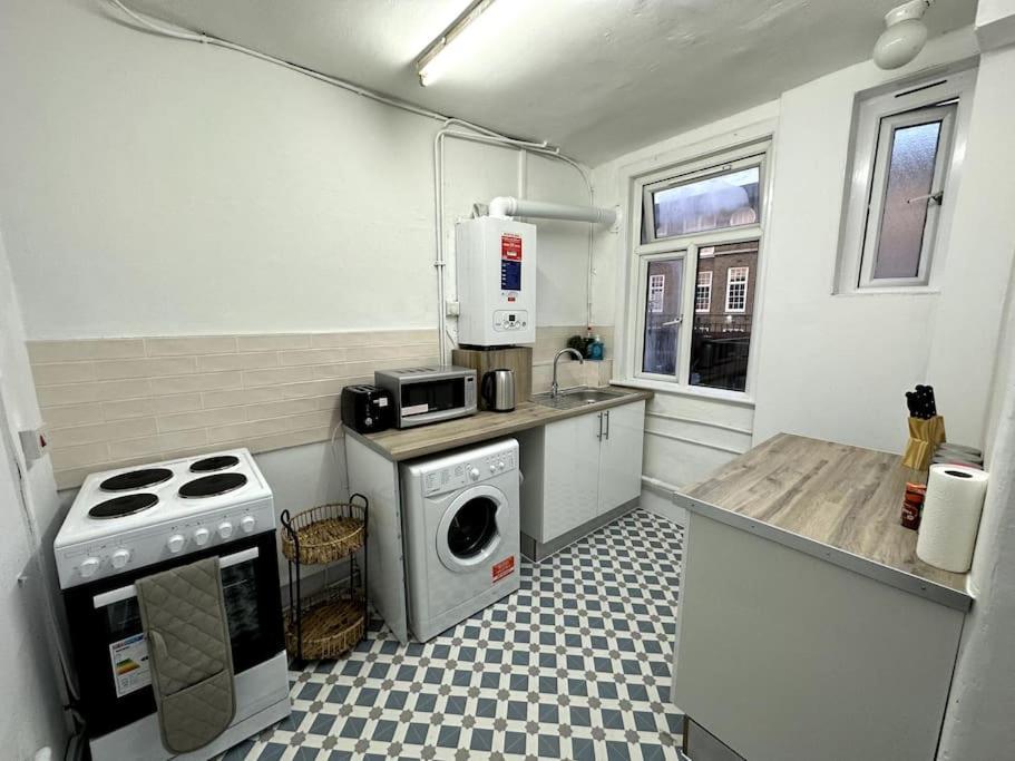 Spectacular 2 Bedroom On Tower Bridge London Exteriör bild