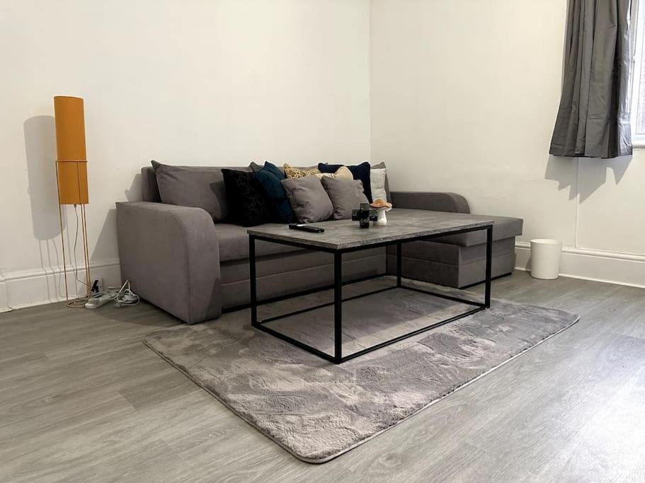 Spectacular 2 Bedroom On Tower Bridge London Exteriör bild