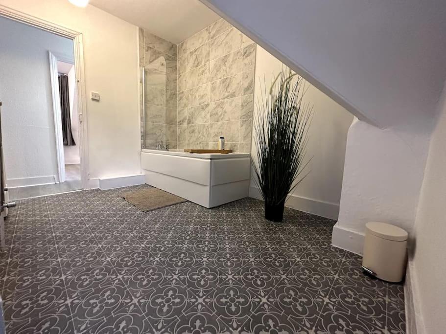 Spectacular 2 Bedroom On Tower Bridge London Exteriör bild